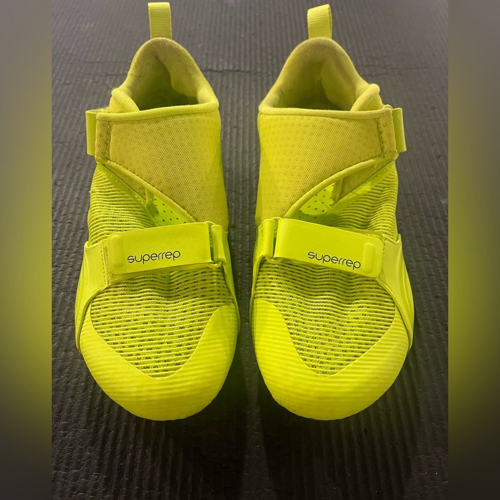 Nike cycle shoes clips in for peloton bike